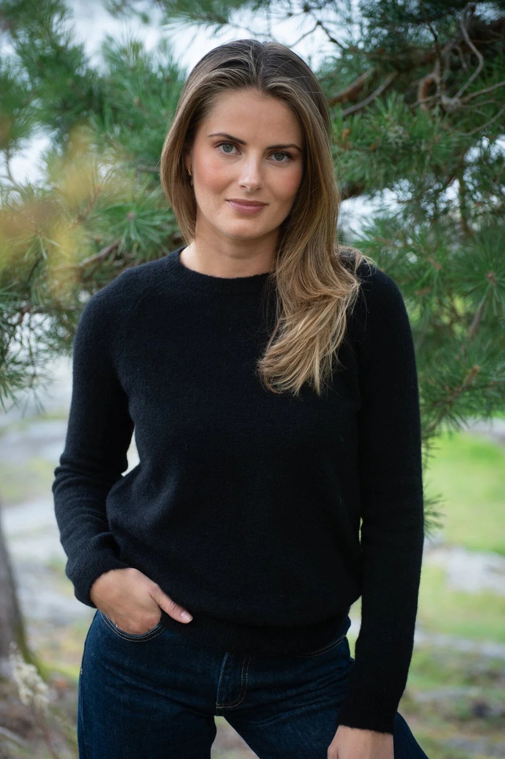 Arnie says - Fiona Ull Genser - Black