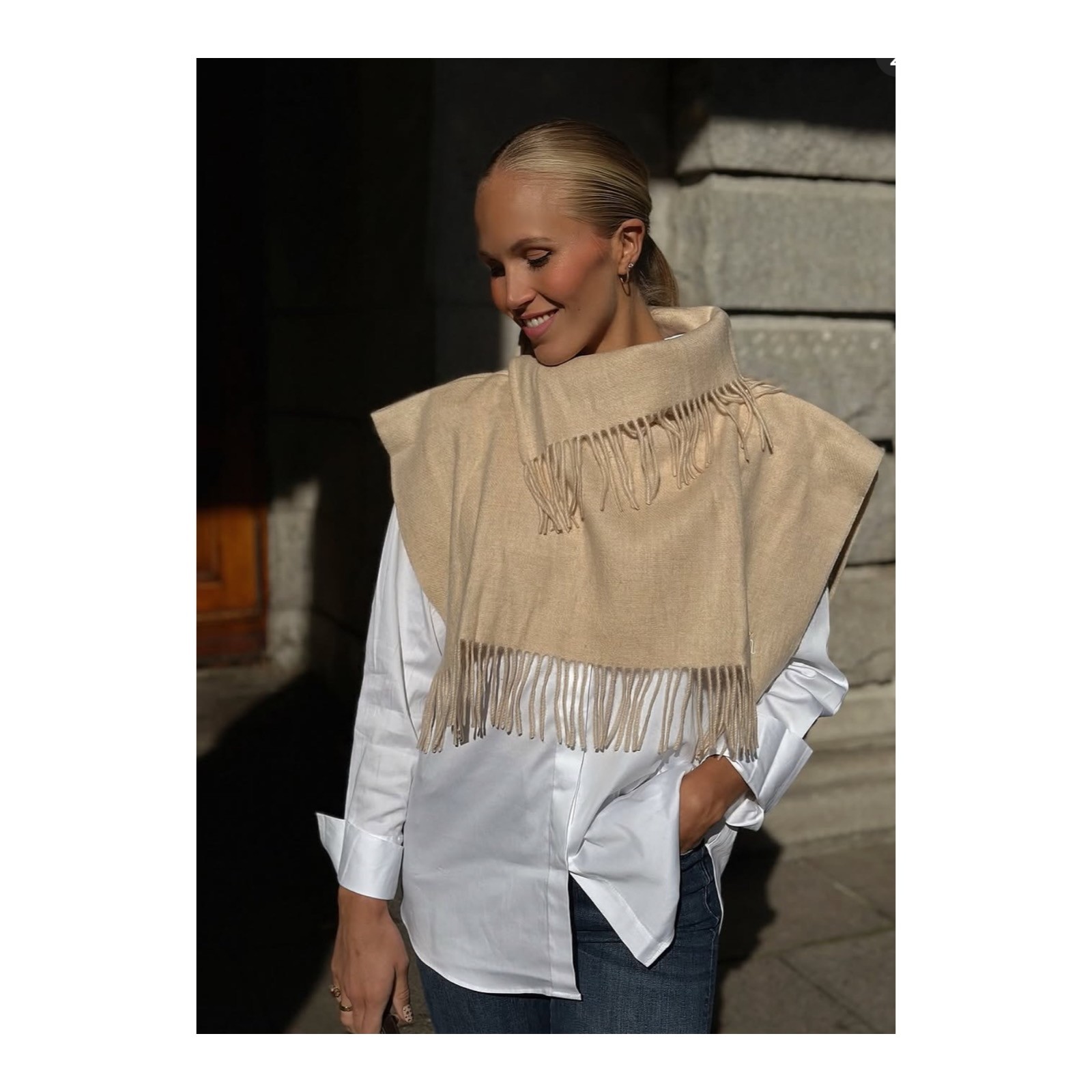 Nohr Studio - Oda Hals m/ Frynser - Offwhite