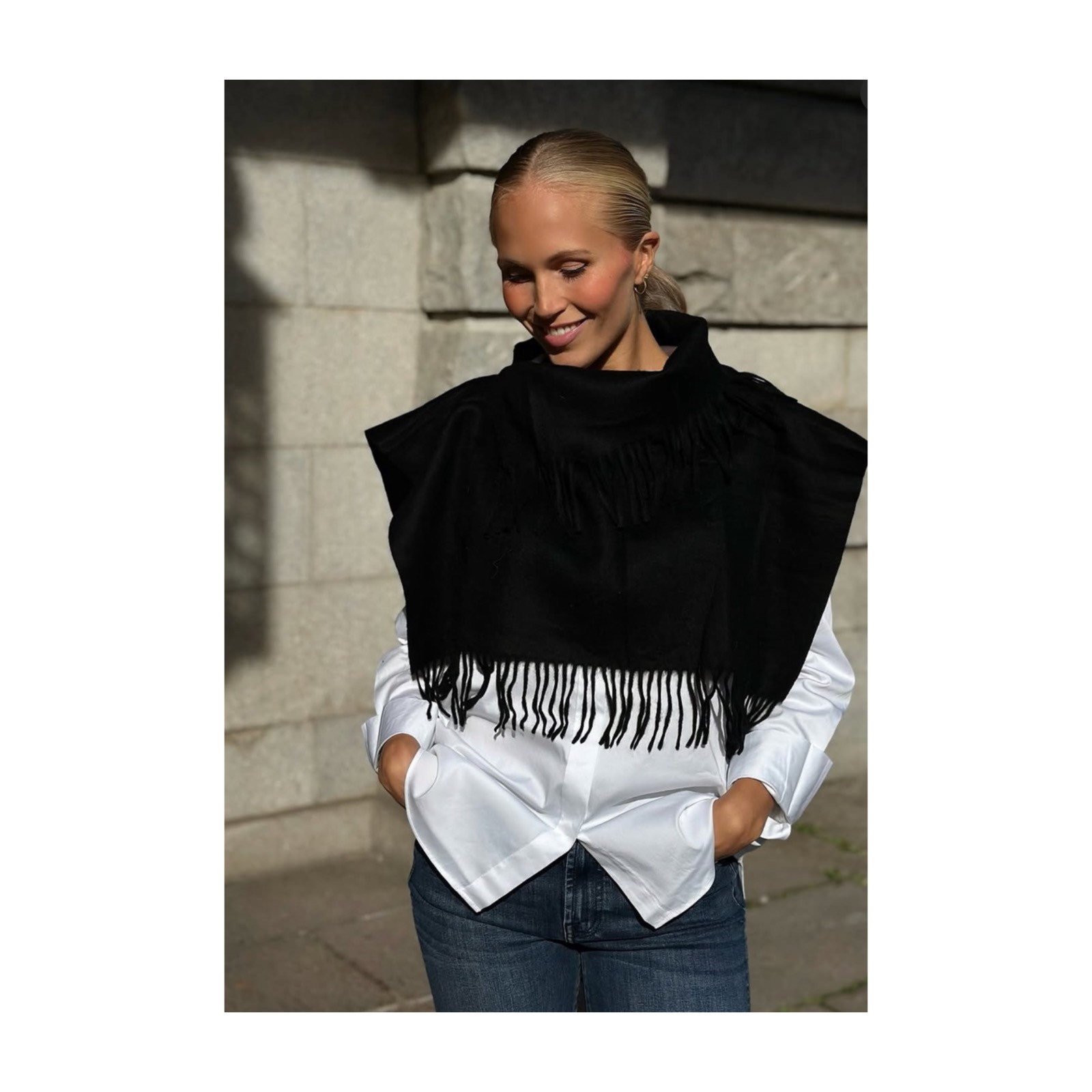 Nohr Studio - Oda Hals m/ Frynser - Sort