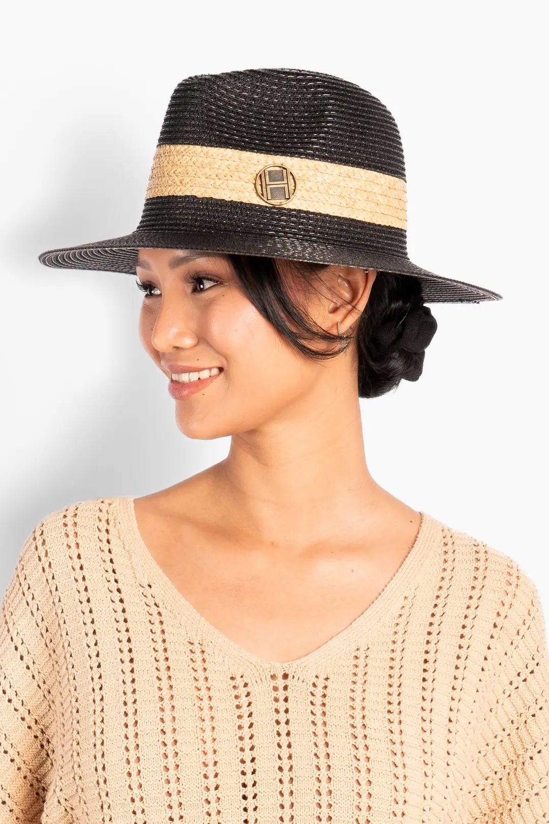 HÉST - Allesandra Stråhatt - Jet Black
