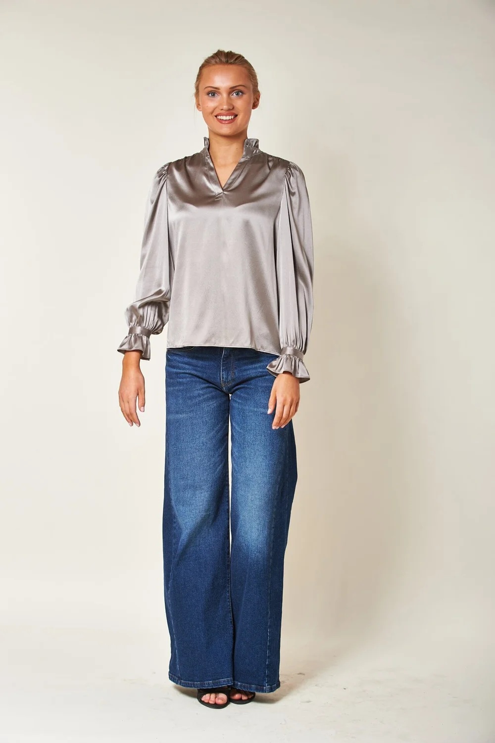 Arnie says - Vale Silke Bluse - Taupe - Bilde 3