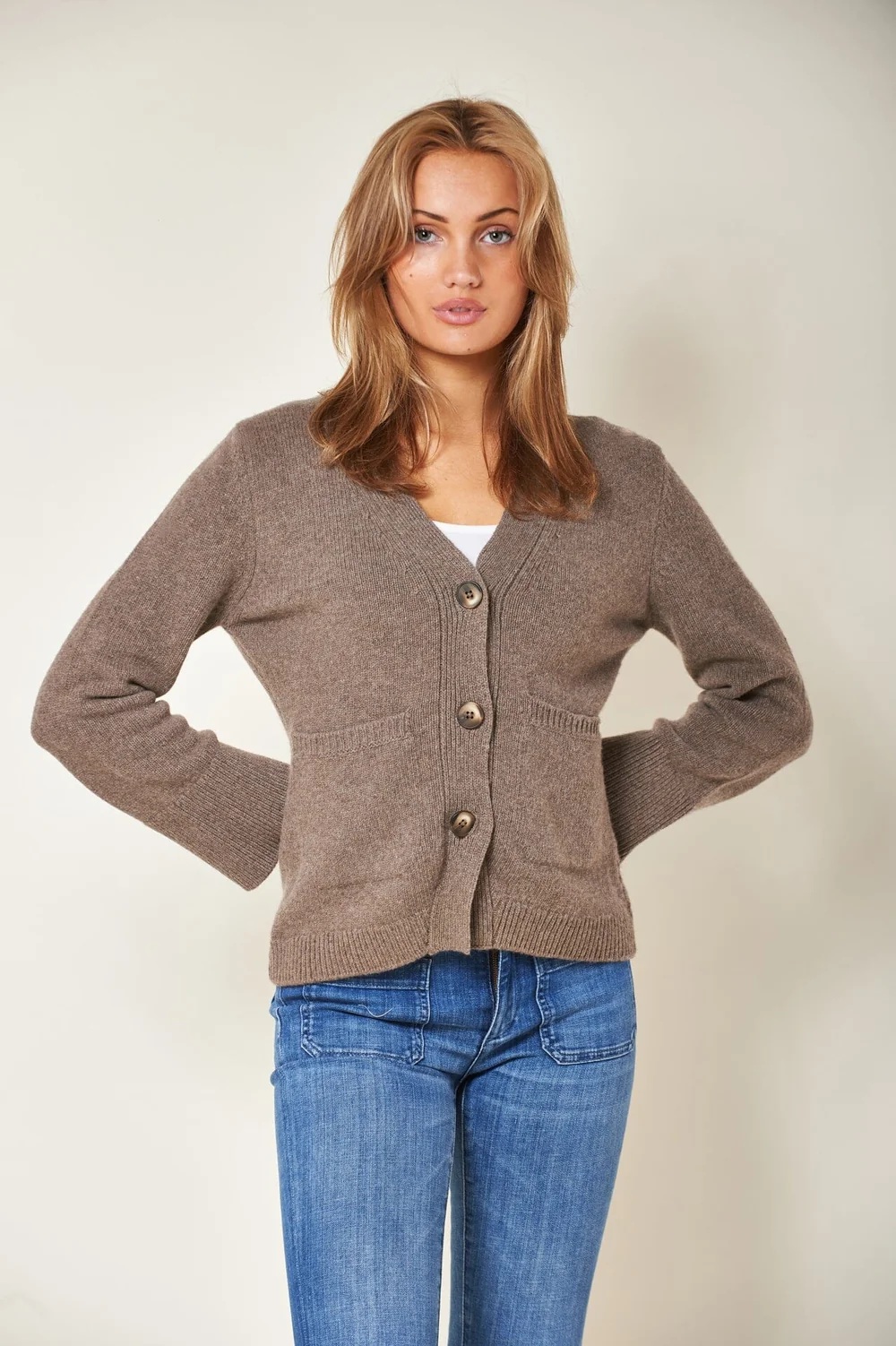 Arnie says - Tate Cardigan - Taupe